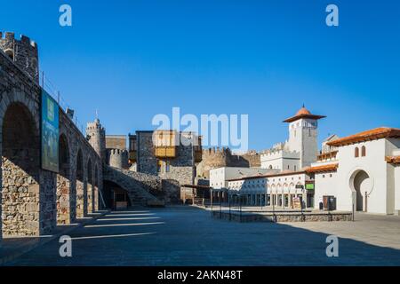 Akhaltsikhe, Georgia - Dicembre 2019: Rabati complesso del castello di Akhaltsikhe è famoso castello medievale sito complesso in Georgia e popolare per i turisti. Foto Stock