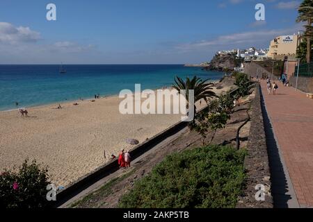 Vista in elevazione della spiaggia di Jandia a Morro Jable, Penisola di Jandia, Fuerteventura, Isole Canarie, Spagna, Europa Foto Stock