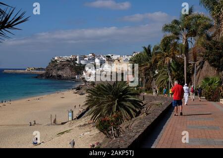 Vista in elevazione dal lungomare della spiaggia di Jandia a Morro Jable, Penisola di Jandia, Fuerteventura, Isole Canarie, Spagna, Europa Foto Stock