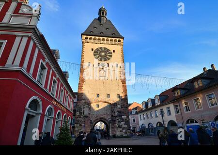 Speyer, Germania - Gennaio 2020: Vecchia western city gate chiamato 'Altpörtel', uno dei più alti delle porte della città in Germania, in città Speyer Foto Stock