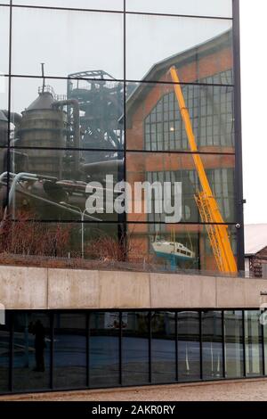 Ostrava, Repubblica Ceca. 9 Gen, 2020. Piccolo mondo della tecnologia U6 - visualizzato Ostrava-Vitkovice Richard Konkolski's yacht Nike a Ostrava, Repubblica Ceca, 9 gennaio 2020. Marinaio e voyager Konkolski è una leggenda di yachting cecoslovacca, dovuto principalmente al suo primo giro del mondo cammino che egli ha fatto nella prima metà degli anni settanta da solo come il primo entroterra di stato abitante su uno yacht a soli sette metri e mezzo di lunghezza, che egli ha costruito con le proprie mani. Emigrò negli Stati Uniti nel 1982 e navigato attorno al mondo per ben due volte di più. Credito: Petr Sznapka/CTK foto/Alamy Live News Foto Stock