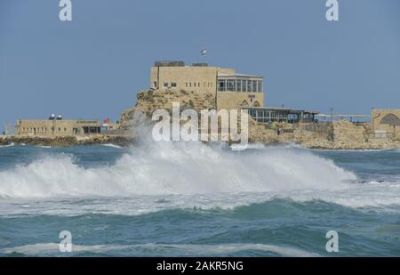 Hafengebäude mit Ristorante, CESAREA, Israele Foto Stock