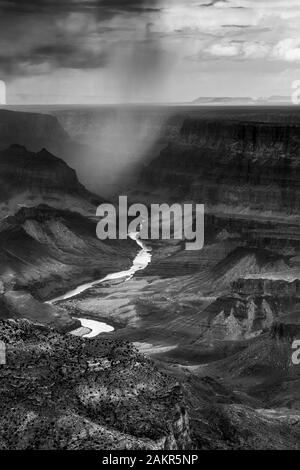 Pioggia Al Grand Canyon National Park, South Rim, Navajo Point, Arizona, Nord America, Usa Foto Stock