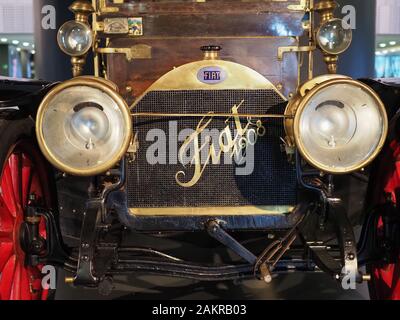 Torino, ITALIA - CIRCA NOVEMBRE 2019: Auto d'epoca Fiat Foto Stock