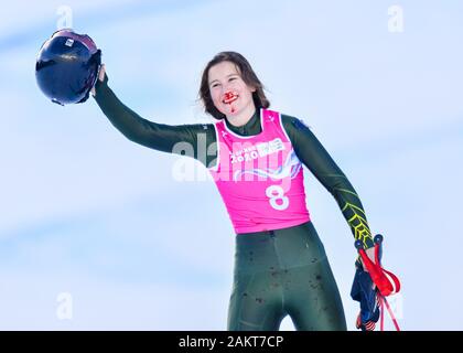 Losanna, Svizzera. 10th, 2020 gen. MACUGA Lauren (USA) compete in sci alpino: Donna Super-G durante il Lausanne 2020 Olimpiadi della Gioventù a Vaudoise Arena il Venerdì, 10 gennaio 2020. Losanna, Svizzera. Credito: Taka G Wu/Alamy Live News Foto Stock