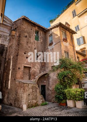 Le piccole strade del ghetto di Roma, Italia Foto Stock