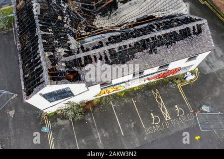 Veduta aerea aerea di un edificio bruciato nel cuore della città di Hanley, Stoke on Trent, un edificio bruciato a terra da un attacco arson, Foto Stock