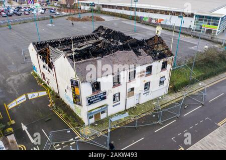 Veduta aerea aerea di un edificio bruciato nel cuore della città di Hanley, Stoke on Trent, un edificio bruciato a terra da un attacco arson, Foto Stock