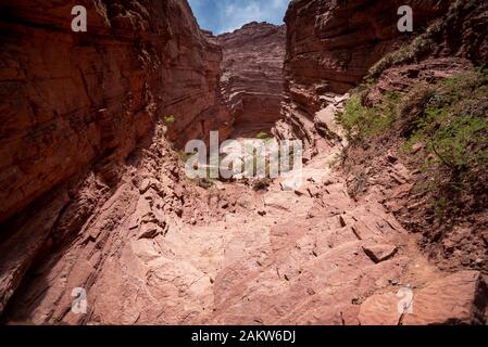 Formazioni rocciose in Salta Argentina chiamato Gola del Diavolo formata da cascate che lentamente erose le rocce Foto Stock