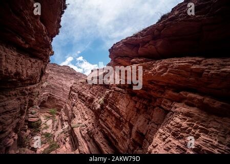 Formazioni rocciose in Salta Argentina chiamato Gola del Diavolo formata da cascate che lentamente erose le rocce Foto Stock