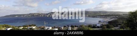 Blick von der Marfa Ridge auf die Mellieha Bucht, Mellieha, Malta Foto Stock