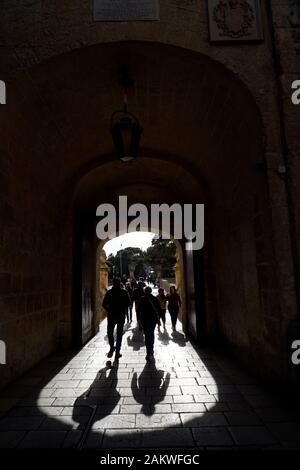 Historische Altstadt Mdina - Hauptstadttor und Stadtmauer, Malta Foto Stock