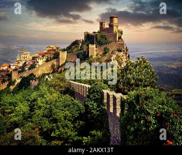 SM - SAN MARINO - Monte Titano Foto Stock