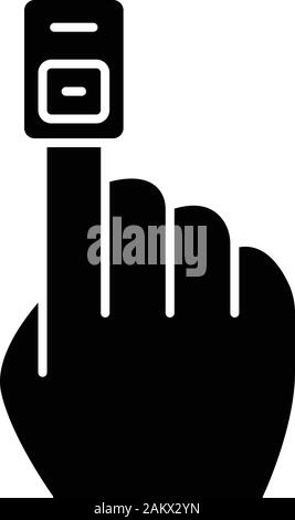 Il fingertip pulse oximeter glifo icona. Clip dito monitor della pressione del sangue. I livelli di zucchero nel sangue, il test del glucosio. Glucometro. Dispositivo medico. Simbolo di Silhouette. Neg. Illustrazione Vettoriale