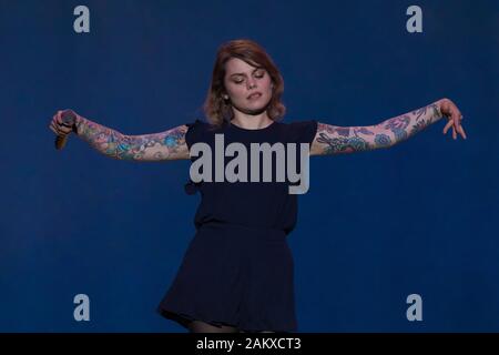 Francese canadese artista Coeur de Pirate (Béatrice Martin) è visto sul palcoscenico la Fête Nationale du Québec mostra sulle pianure di Abramo in Quebec City domenica 23 giugno 2019. La Fête Nationale du Québec, conosciuto anche come la Fête de la St-Jean-Baptiste, è Quebec giornata nazionale. Foto Stock