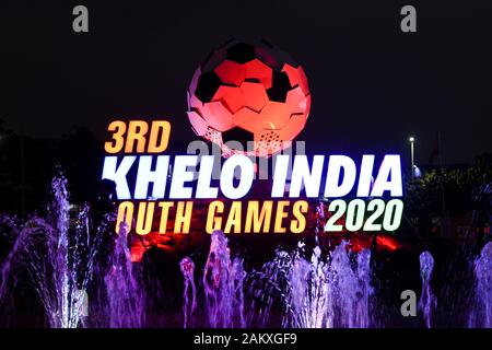 Gennaio 10, 2020, Guwahati, Assam, India: ballerini eseguono in occasione della cerimonia di apertura del 3° Khelo India Giochi della Gioventù a Indira Gandhi Athletic Stadium, Sarusajai di Guwahati. (Credito Immagine: © David Talukdar/ZUMA filo) Foto Stock