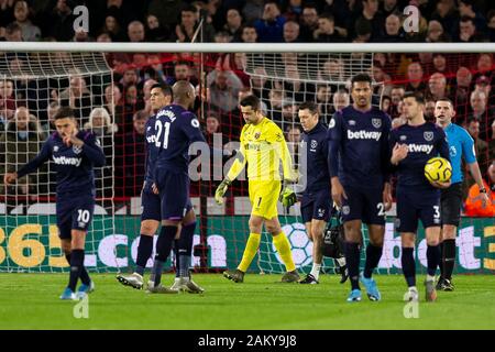 Sheffield, Regno Unito. Decimo gen, 2020. Lukasz Fabianski del West Ham United passeggiate fuori ferito durante il match di Premier League tra Sheffield United e il West Ham United at Bramall Lane per il 10 gennaio 2020 a Sheffield, in Inghilterra. (Foto di Daniel Chesterton/phcimages.com) Credit: Immagini di PHC/Alamy Live News Foto Stock