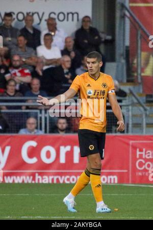 Seaview Stadium, Belfast, Irlanda del Nord. 01 Ago, 2019. UEFA Europa League secondo turno di qualificazione (seconda gamba) crociati (rosso/nero) v lupi. Wolverhampton Wanderers giocatore Conor Coady (16) in azione. Foto Stock