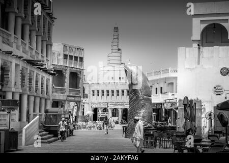 Thumb Art A Souq Waqif, Doha Qatar - Bianco E Nero Foto Stock