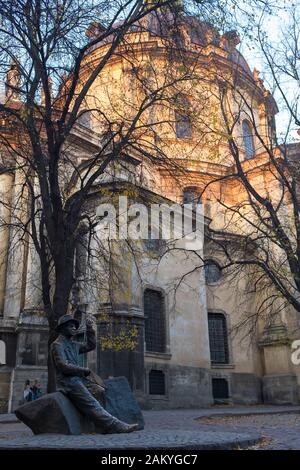 La chiesa e il monastero Domenicano è una chiesa che è sopravvissuta fin dal Medioevo a Leopoli, Ucraina. Foto Stock