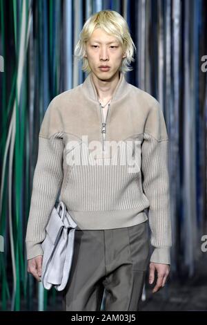 Milano, Italia. Decimo gen, 2020. La settimana della moda milanese, Uomo Autunno Inverno. 2020 2021 Milano Moda Uomo Autunno Inverno 2020. Ermenegildo Zegna nella foto: modello Credit: Indipendente Agenzia fotografica/Alamy Live News Foto Stock