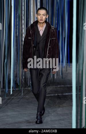 Milano, Italia. Decimo gen, 2020. La settimana della moda milanese, Uomo Autunno Inverno. 2020 2021 Milano Moda Uomo Autunno Inverno 2020. Ermenegildo Zegna nella foto: modello Credit: Indipendente Agenzia fotografica/Alamy Live News Foto Stock