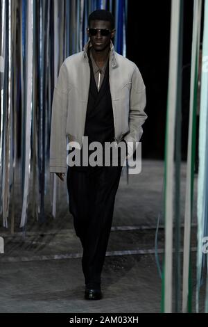Milano, Italia. Decimo gen, 2020. La settimana della moda milanese, Uomo Autunno Inverno. 2020 2021 Milano Moda Uomo Autunno Inverno 2020. Ermenegildo Zegna nella foto: modello Credit: Indipendente Agenzia fotografica/Alamy Live News Foto Stock