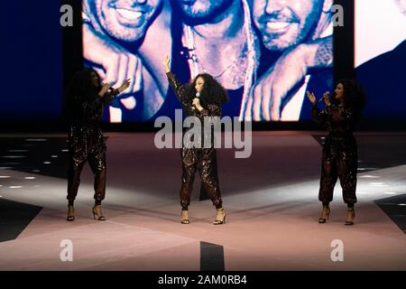 Milano, Italia. Decimo gen, 2020. DSQUARED2 Autunno/Inverno 2020/2021 pista durante la Fashion Week di Milano gli uomini Contatti Gennaio 2020 - Milano, Italia 10/01/2020 | Utilizzo di credito in tutto il mondo: dpa/Alamy Live News Foto Stock