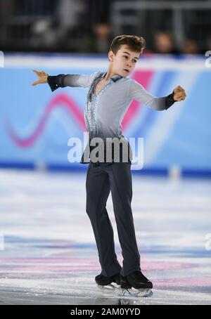 Losanna, Svizzera. Decimo gen, 2020. Daniil Samsonov della Russia compete durante gli uomini single breve programma di pattinaggio di figura evento presso il Lausanne 2020 Inverno Olimpiadi della gioventù (YOG) a Losanna, Svizzera, 10 gennaio, 2020. Credito: Lu Yang/Xinhua/Alamy Live News Foto Stock