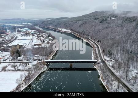 Il Ponte Coperto Cornish-Windsor. Collega il Vermont e il New Hampshire ai loro confini. E' il ponte coperto più lungo del mondo a 460 piedi. IT w Foto Stock