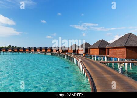 Le Ville Overwater a Olhuveli Beach and Spa Resort South Male Atoll, Kaafu Atoll, Maldive Foto Stock