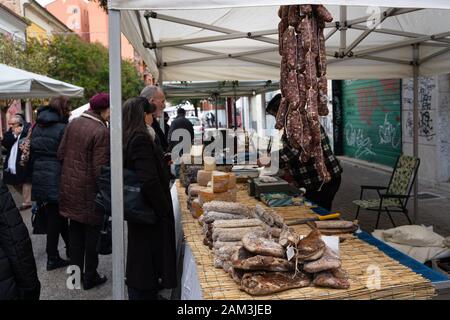 negozio di specialità gastronomiche al mercato Foto Stock