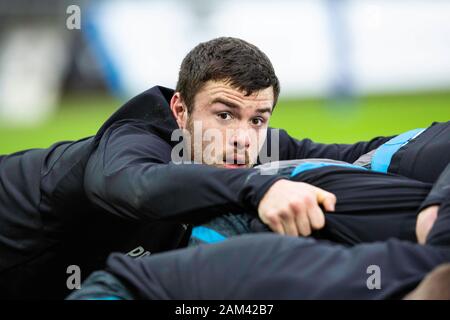 Swansea, Regno Unito. Xi gen, 2020. Il falco pescatore numero otto Morgan Morris avanti dei falchi pescatori v Saraceni Heineken Champions Cup partita di rugby. Credito: Gruffydd Ll. Thomas/Alamy Live News Foto Stock