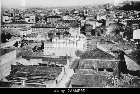 Il commercio del mondo . Fotografia di Brown Brus. Docks lungo il fiume Danubio. PUotograph da Brown Bros. Una foresta di alberi a Trieste, Austria. AUSTEIA-HUNGAEY 153 1912-13 come confrontato con 1148 durante la winterpreceding. L'Austriaco industria del cotone impiega150,000 le persone e le sue speranze di miglioramento havelaid nella prosperità a venire per i popoli balcanici,che si sperava sarebbe immediato. Esso seemshardly credibile che queste persone che sono interessate moreintensely con vicende balcaniche di anyothers, non dovrebbe avere rilevato più perfettamente thetrouble e ritardo che è stato inevitabile prima di pe Foto Stock