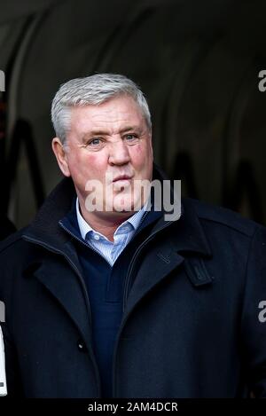 Wolverhampton, Regno Unito. Xi gen, 2020. Steve Bruce Manager di Newcastle United davanti alla Premier League match tra Wolverhampton Wanderers e Newcastle United at Molineux, Wolverhampton sabato 11 gennaio 2020. (Credit: Alan Hayward | MI News) La fotografia può essere utilizzata solo per il giornale e/o rivista scopi editoriali, è richiesta una licenza per uso commerciale Credito: MI News & Sport /Alamy Live News Foto Stock