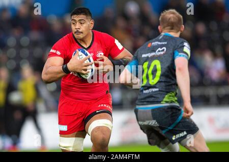 Swansea, Regno Unito. Xi gen, 2020. Saraceni blocco sarà Skelton sull'attacco nel Asprì v Saraceni Heineken Champions Cup partita di rugby. Credito: Gruffydd Ll. Thomas/Alamy Live News Foto Stock