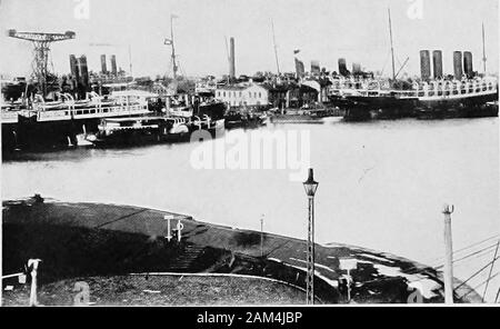 Il commercio del mondo . Fotografia lo Brown Bro Waterfront, Amburgo. Gernianv.. Fotografia di Brown Bros. Waterfront, Brema, Germania. Le Germanie FOEEIGN SCAMBI 69 uomo sminuisce l'ambiente, l'adattabilità della Ger-uomo lo rende un trattabili, rispettosi della legge e tem-perate cittadino ovunque. Egli ha un intrinseco ri-spect per legge, ordine e autorità. Questo non è allto essere attribuito alla disciplina militare, come è oftendone, perché si è trovato in coloro che non hanno mai dovrebbe-dered una pistola come pure a coloro che hanno servito trovanella ranghi. Con molti, formazione militare indub-edly li rende montare fisicamente, cle Foto Stock