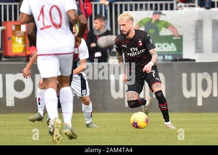 Cagliari, Italia. Xi gen, 2020. Samuel castillejo di ac milanduring Cagliari vs AC Milano, italiano di calcio di Serie A del campionato Gli uomini a Cagliari, Italia, 11 Gennaio 2020 - LPS/Luigi Canu Credito: Luigi Canu/LP/ZUMA filo/Alamy Live News Foto Stock