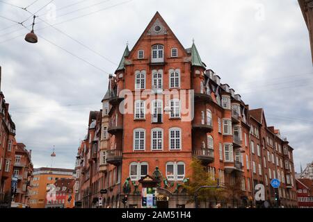 Copenhagen, Danimarca - 12 settembre 2019: Angolo di Montergade e Gade di Christian IX Foto Stock