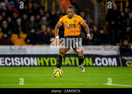 Wolverhampton, Regno Unito. Xi gen, 2020. Adama Traor di Wolverhampton Wanderers durante il match di Premier League tra Wolverhampton Wanderers e Newcastle United at Molineux, Wolverhampton sabato 11 gennaio 2020. (Credit: Alan Hayward | MI News) La fotografia può essere utilizzata solo per il giornale e/o rivista scopi editoriali, è richiesta una licenza per uso commerciale Credito: MI News & Sport /Alamy Live News Foto Stock