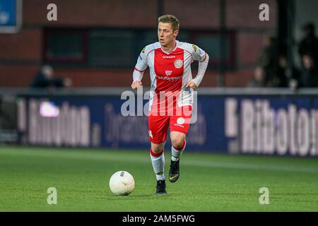 Spakenburg, Paesi Bassi. Xi gen, 2020. SPAKENBURG, 11-01-2020, Sportpark de Westmaat, Tweede Divisie, IJsselmeervogels - HHC Hardenberg, stagione 2019/2020, (C) lettore IJsselmeervogels Maikel de più difficile durante la partita IJsselmeervogels - HHC Hardenberg Credito: Pro scatti/Alamy Live News Foto Stock