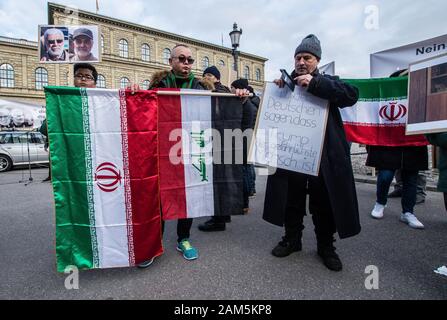 Monaco di Baviera, Germania. Xi gen, 2020. Circa 70 i partecipanti dalla comunità iraniana di Monaco di Baviera, Germania ha dimostrato contro la Trump-ordinato missile colpisce in Iraq che ha provocato la morte del generale iraniano Qasem Soleimani e Mahdi al Muhandis.Mentre il gruppo assegnato la colpa agli Stati Uniti per le uccisioni, grandi porzioni di discorsi erano diretti contro Israele e gli alleati degli Stati Uniti. Credito: ZUMA Press, Inc./Alamy Live News Foto Stock