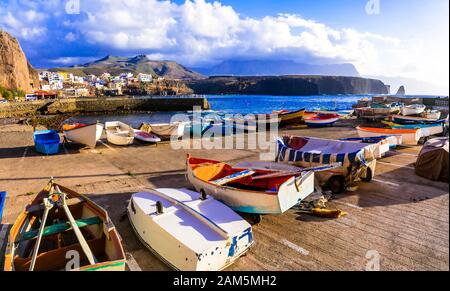 Bella Puerto de Sardina villaggio sopra il tramonto, Gran Canaria, Spagna. Foto Stock