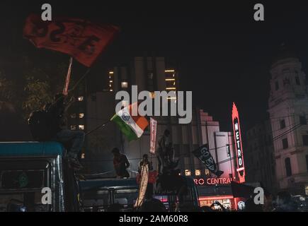 Kolkata, India. Xi gen, 2020. Protesta in Kolkata contro AAC, NPR e NRC e 'Indietro' slogan al Primo ministro modi. (Foto di Pritam Dutta/Pacific Stampa) Credito: Pacific Press Agency/Alamy Live News Foto Stock
