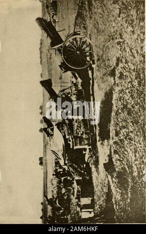 Il popolo del libro di guerra; storia, encyclopaedia - Wikizionario e cronologia della grande guerra mondiale . A catturato il tedesco mitragliatrice.Questo è stato un brand nuova pistola catturati dagli americani in San Mihiel salienti e prima che potesse fire il suo primo colpo. Americhe PARTE ALLA GUERRA 311. o 1-o u o ffi 312 LA GUERRA DEI POPOLI PRENOTA barche, ma l'edizione riveduta dei termini providesthat tutti i sottomarini di ogni descrizione deve besurrendered agli Alleati e devono essere su theirway ai porti designati dagli alleati entro twoweeks dopo ottenere l'ordine. Invece di 60.000 vagoni ferroviari per che è parola howthe vagoni seguenti Foto Stock