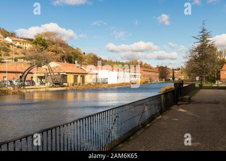 Valladolid, Spagna. La Darsena (molo) del Canal de Castilla (canale di Castiglia), costruito nel 18th Secolo Foto Stock