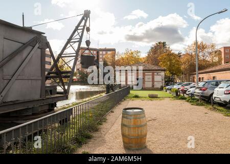 Valladolid, Spagna. La Darsena (molo) del Canal de Castilla (canale di Castiglia), costruito nel 18th Secolo Foto Stock