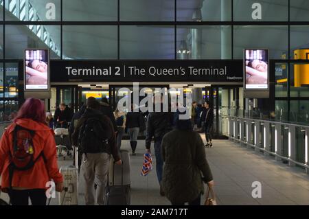 Londra, Regno Unito. Il 5 gennaio, 2020. Il terminale 2 (la regina del terminale) di Londra Heathrow airport nel Regno Unito. Foto Stock