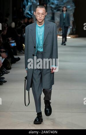 Milano, Italia. Xi gen, 2020. NEIL BARRETT Autunno/Inverno 2020/2021 pista durante la Fashion Week di Milano gli uomini Contatti Gennaio 2020 - Milano, Italia 11/01/2020 | Utilizzo di credito in tutto il mondo: dpa/Alamy Live News Foto Stock