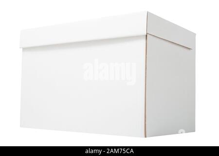 Scatola di cartone corrugato per archivio bianca isolata su fondo bianco Foto Stock